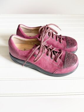 Finn Comfort Women’s Ikebukuro Goya Crash Leather Shoe